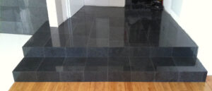 Granitne stopnice - črne (Kamen-Mojster.si)